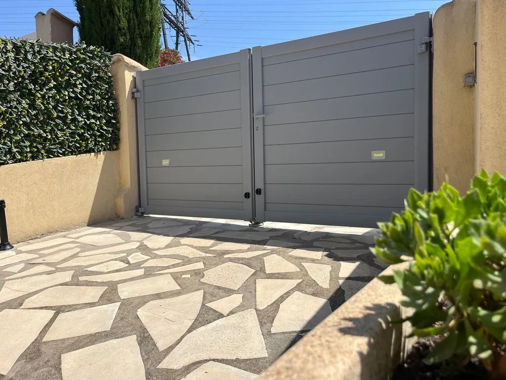 Mise en place d'un portail battant avec portillon sur Martigues