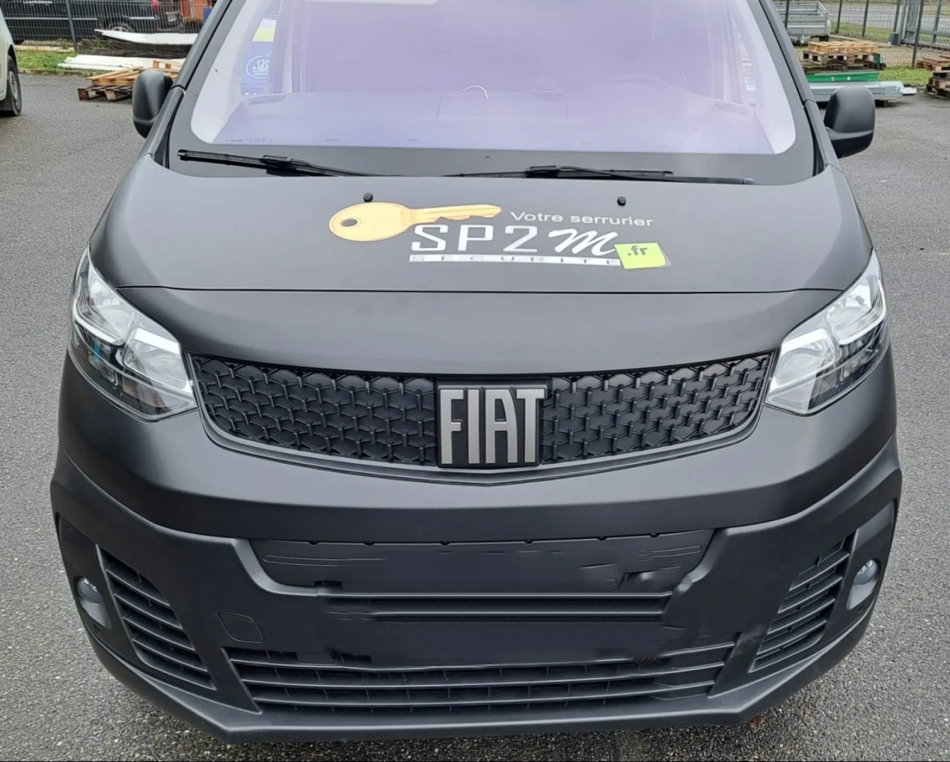 Flocage d'une voiture professionnelle à Muret