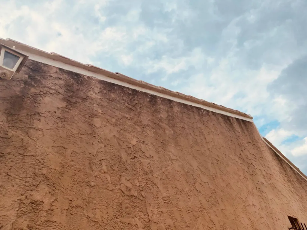 rive avec finition enduit sur istres