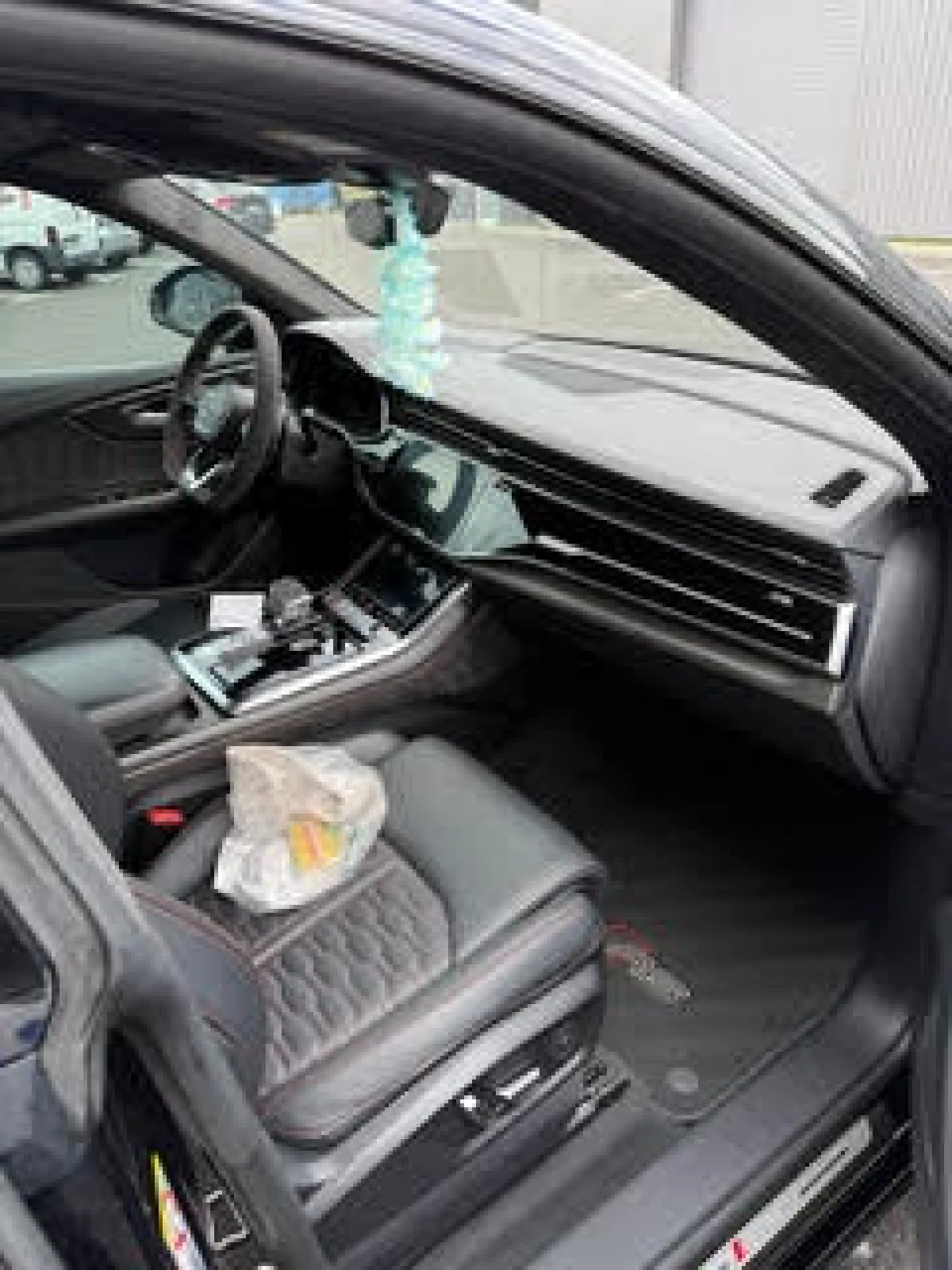 Audi RSQ8 rénovation intérieur et extérieur complet à Andrézieux Bouthéon