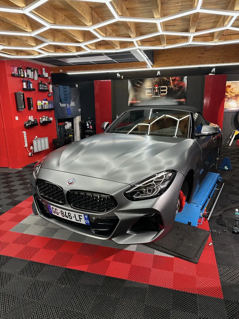 Traitement céramique Gyeon sur BMW Z4 Matte – EMB Detailing à Vaugneray (près de Lyon)