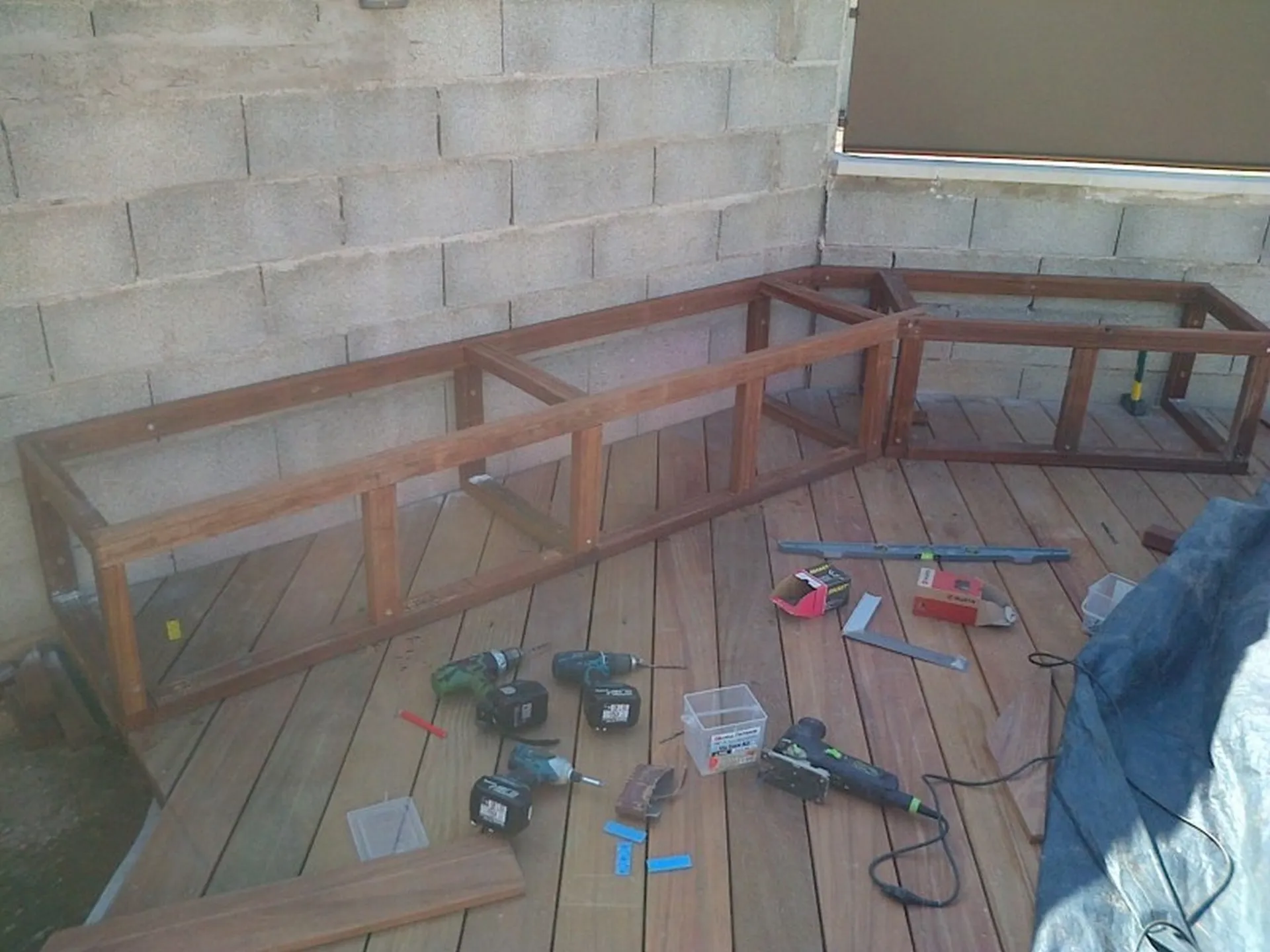 structure en bois exotique itauba pour coffre de rangement