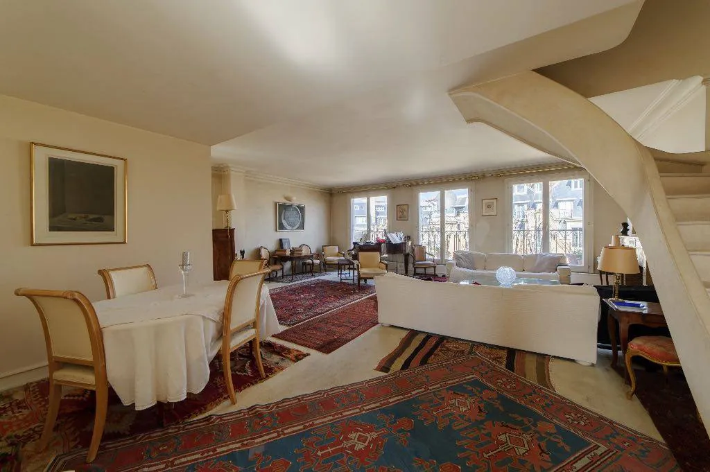 Acheter un triplex au dernier étage 75016