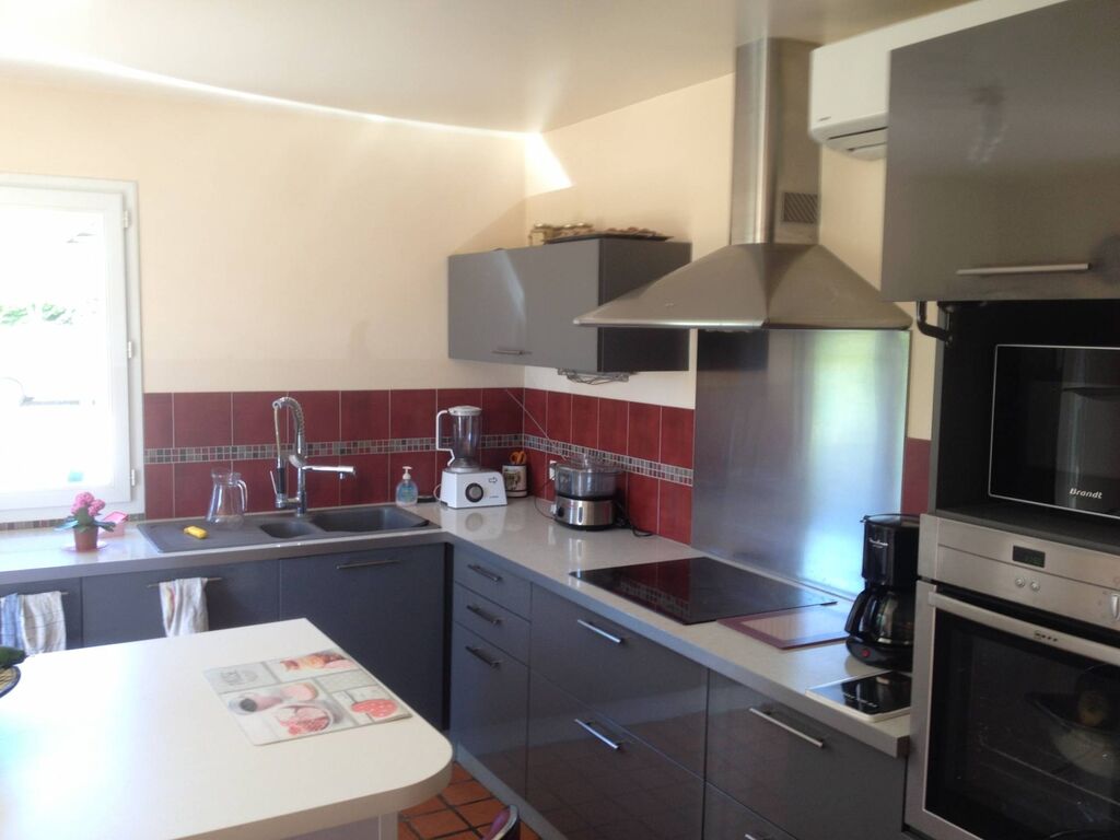 Vend maison d'habitation de 134m² avec piscine couverte et chauffée à Lisieux 14100