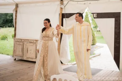 Organisez votre brunch de mariage sur le thème oriental et chic sous une tente nomade en Bourgogne