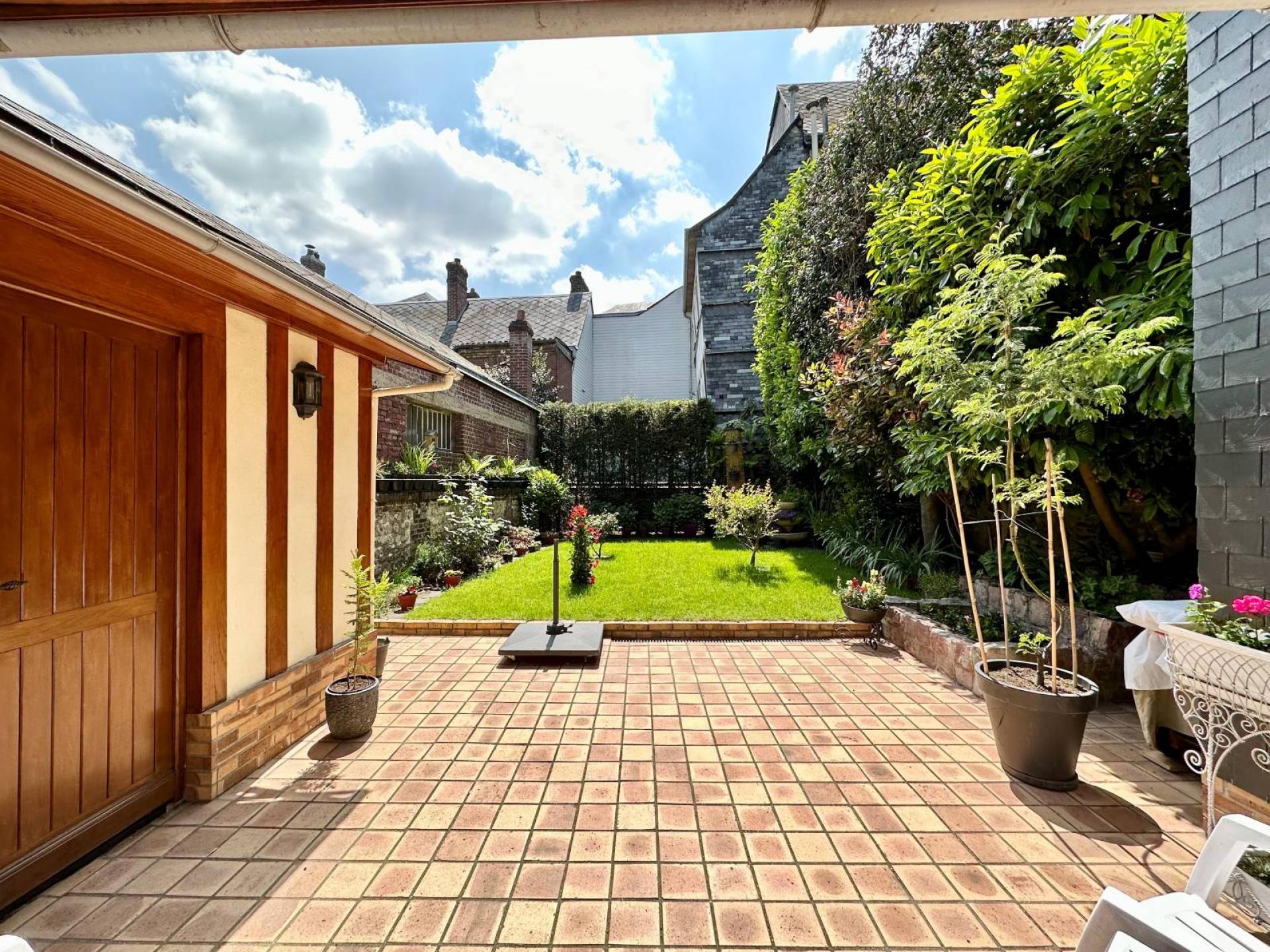 Acheter une superbe Maison de charme du XVIIIe siècle avec jardin  à  Rouen