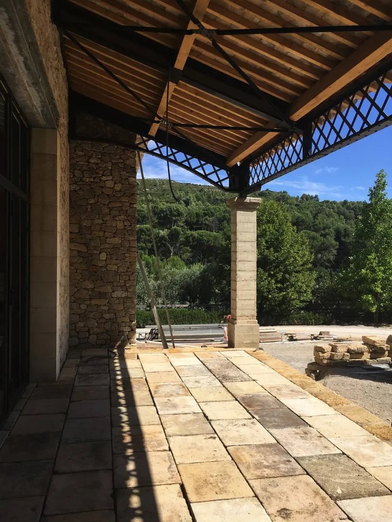 Réalisation d'une terrasse couverte à proximité de Saint-Rémy-de-Provence
