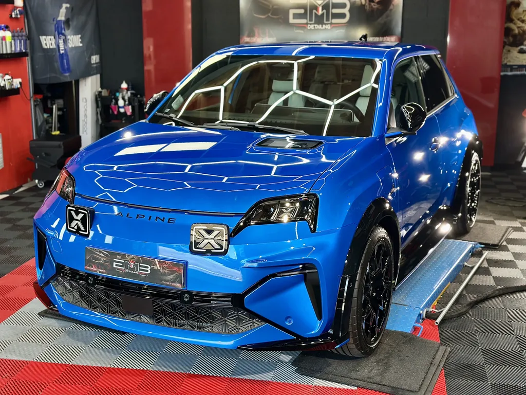 centre de soins esthétiques automobile lyon spacialiste Alpine A290 proche Dardilly 