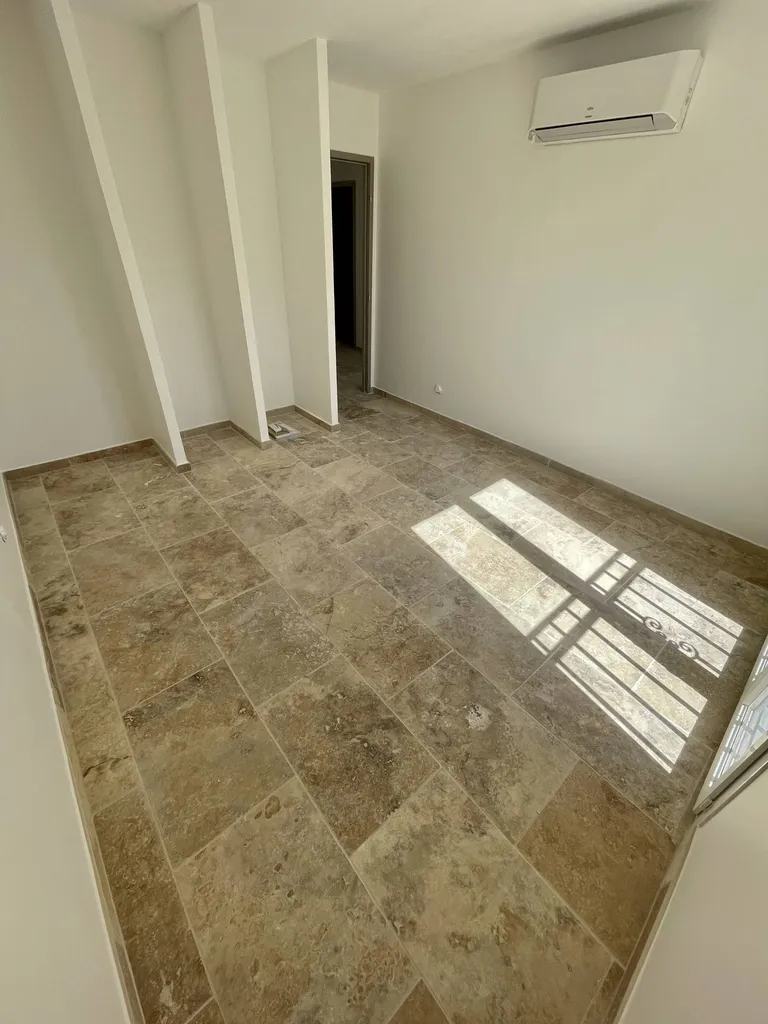 pose de travertin en intérieur proche de Aubagne