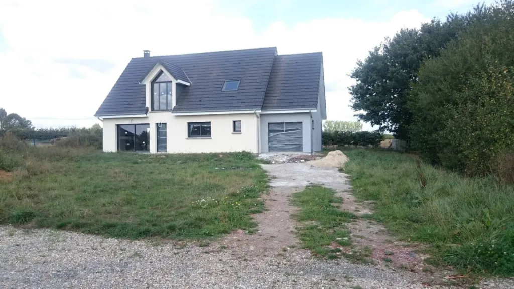 Où trouver un constructeur pour réaliser une maison traditionnelle en parpaing à Pont Audemer proche Beuzeville dans l'Eure (27)