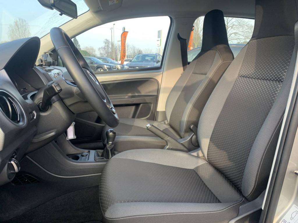 Volkswagen UP d'occasion essence 65cv proche de Caudebec