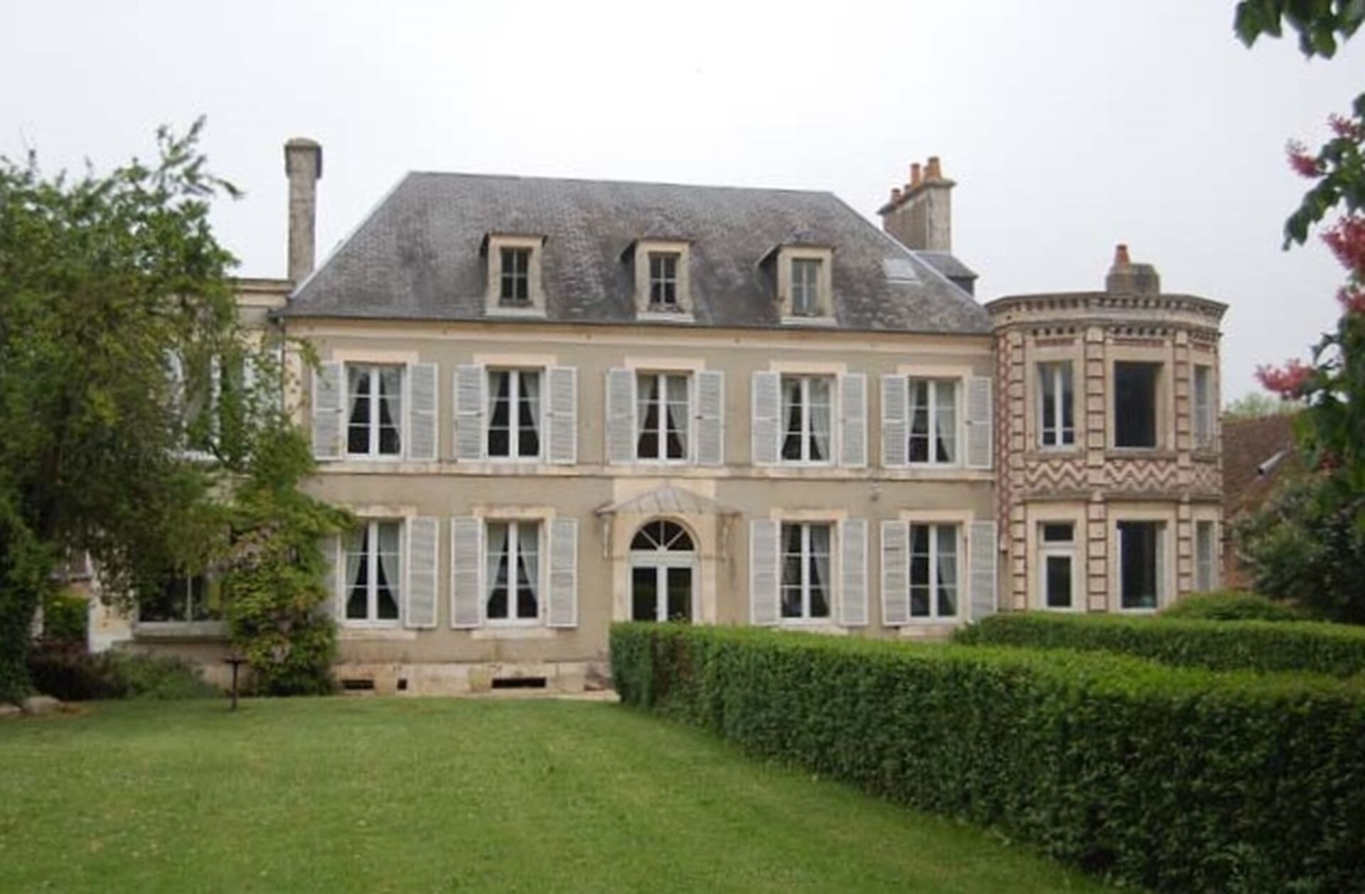CHATEAU XIXème Entre CAEN et LISIEUX