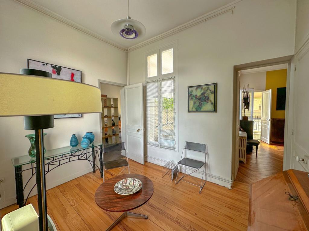 À vendre appartement  avec terrasse plus appartement  annexe