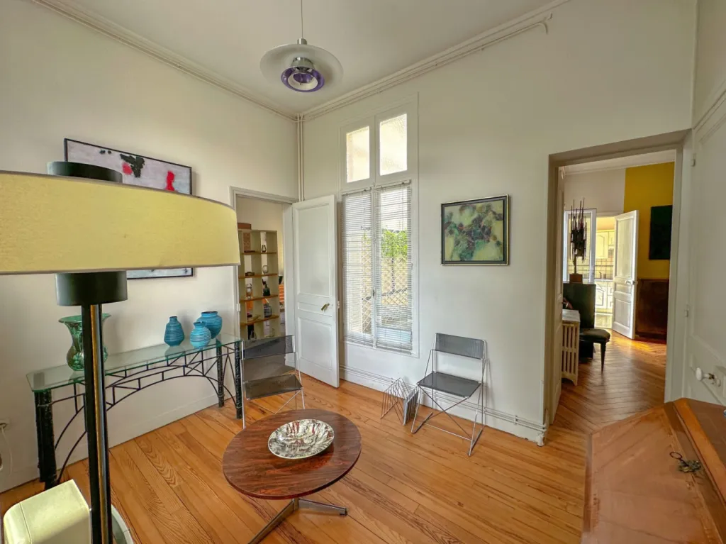 À vendre appartement  avec terrasse plus appartement  annexe