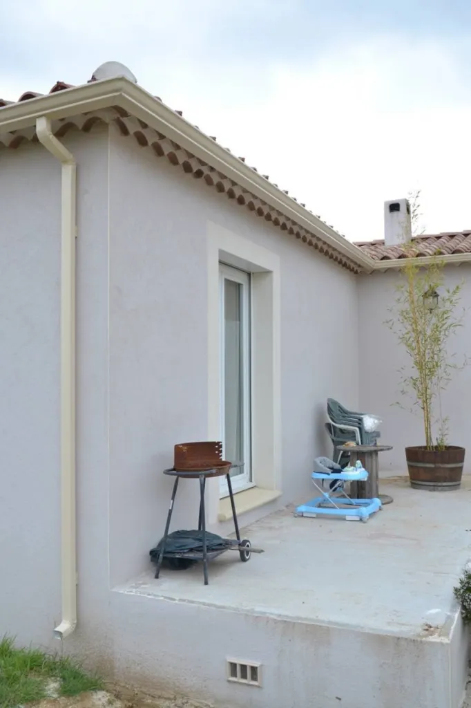 Autre vue chantier. (1) Descente rectangulaire.