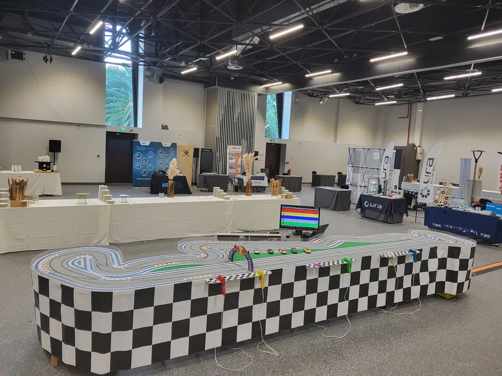 Installation du circuit lors d'un salon professionnel