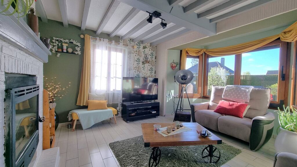 A vendre, belle longère avec gîte indépendant de 170 m², 4 chambres, située à 20 minutes de Dieppe 76200.