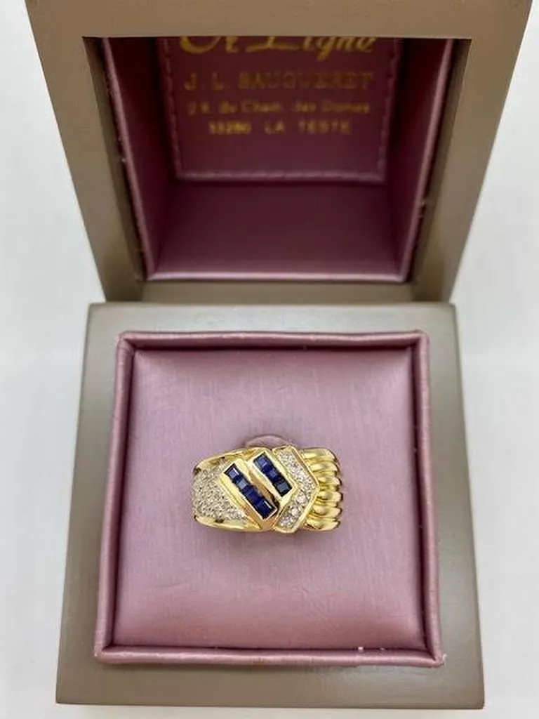 Acheter bijou de qualité en or 750/1000ème en seconde main avec saphirs et diamants grâce à Or Ligne à La Teste de Buch en Gironde 