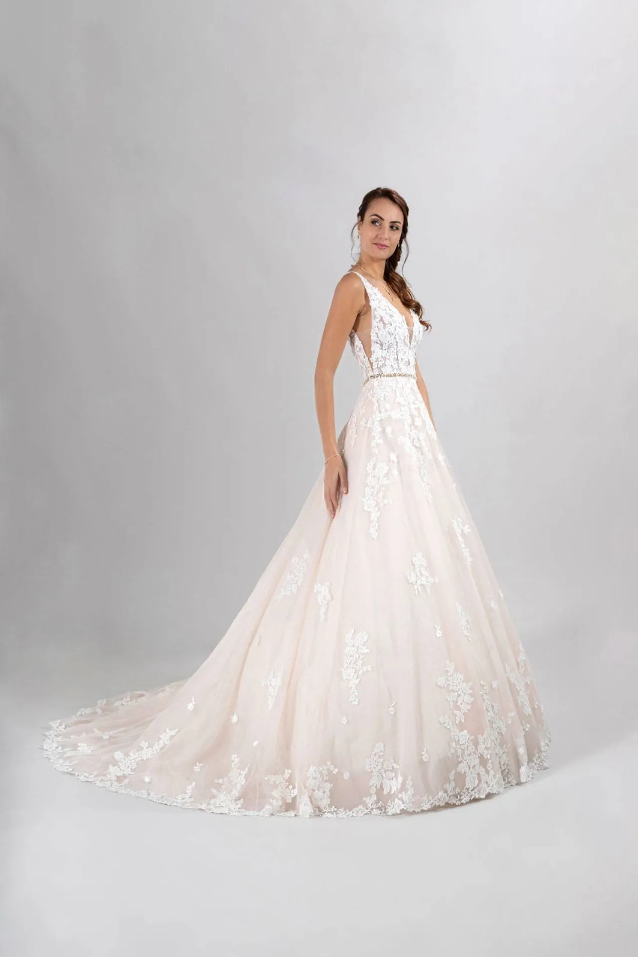 Sa jupe en tulle forme 