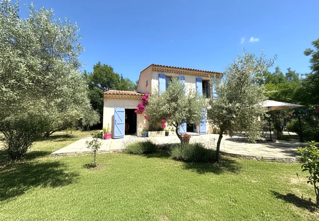 Propriété provençale d'exception à Châteaudouble : 170 m², DPE B, piscine 10×5 m et terrain arboré de 2 940 m² avec oliviers