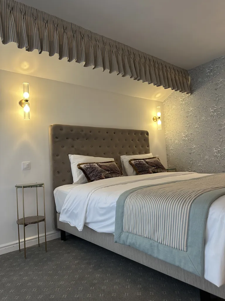 Agencement textile de l’Hôtel Château de Fontager à Serves-sur-Rhône