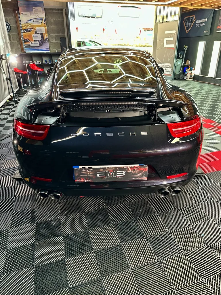 protection contre les rayures impacts film de protection PPF Lyon traitement céramique carosserie Porsche 911