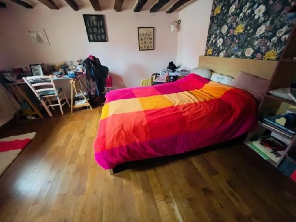 maison comprenant 4 chambres 27370