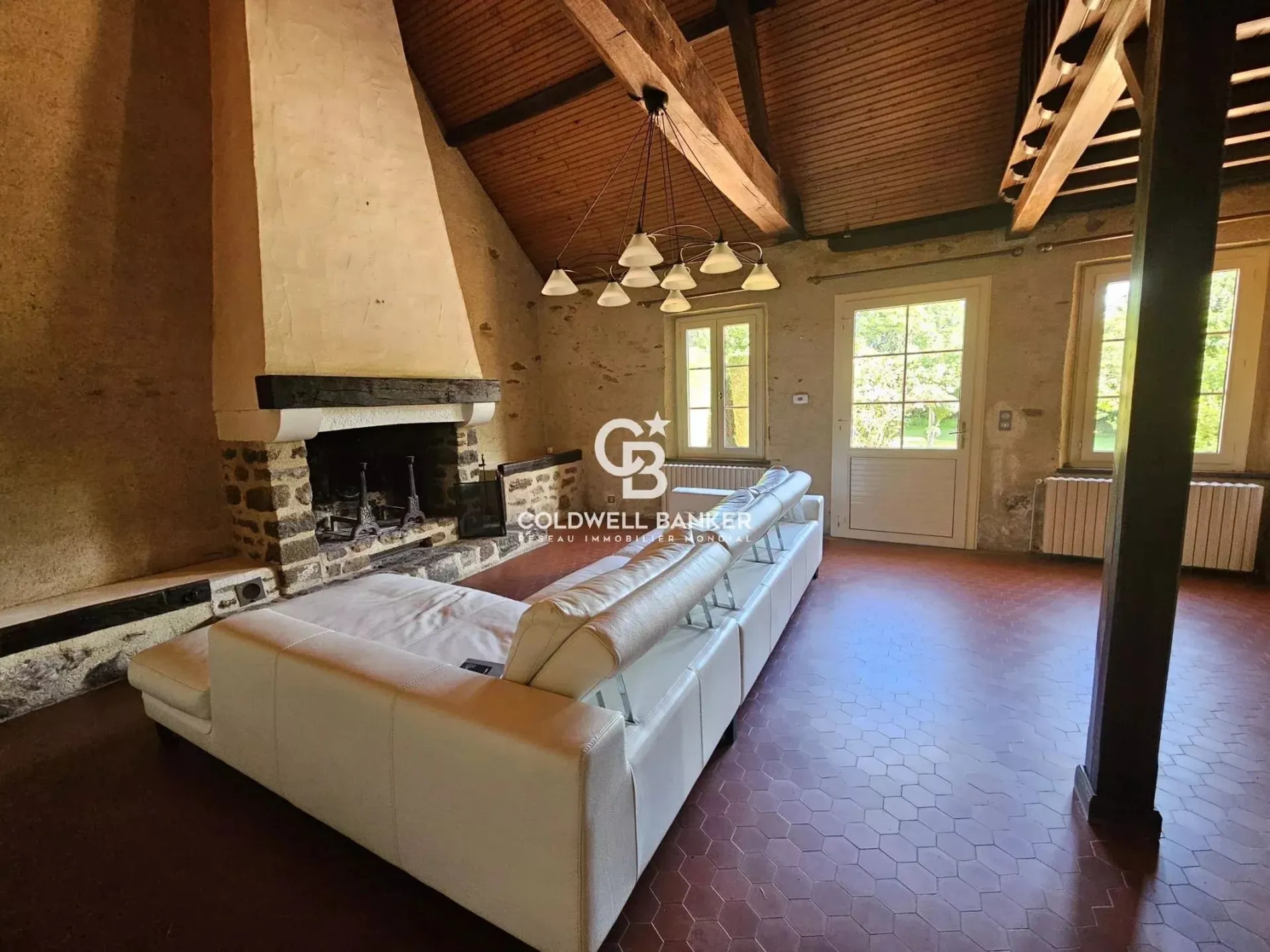 Fermette en Sarthe à la Bazoge alliant authenticité et confort moderne à vendre