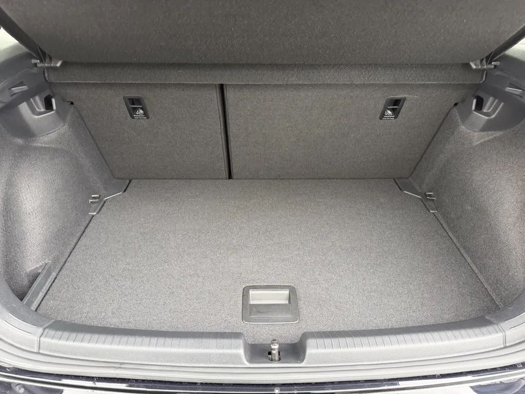 Volkswagen Polo d'occasion à vendre près du Havre : citadine essence fiable et récente disponible chez Caudebec Automobiles