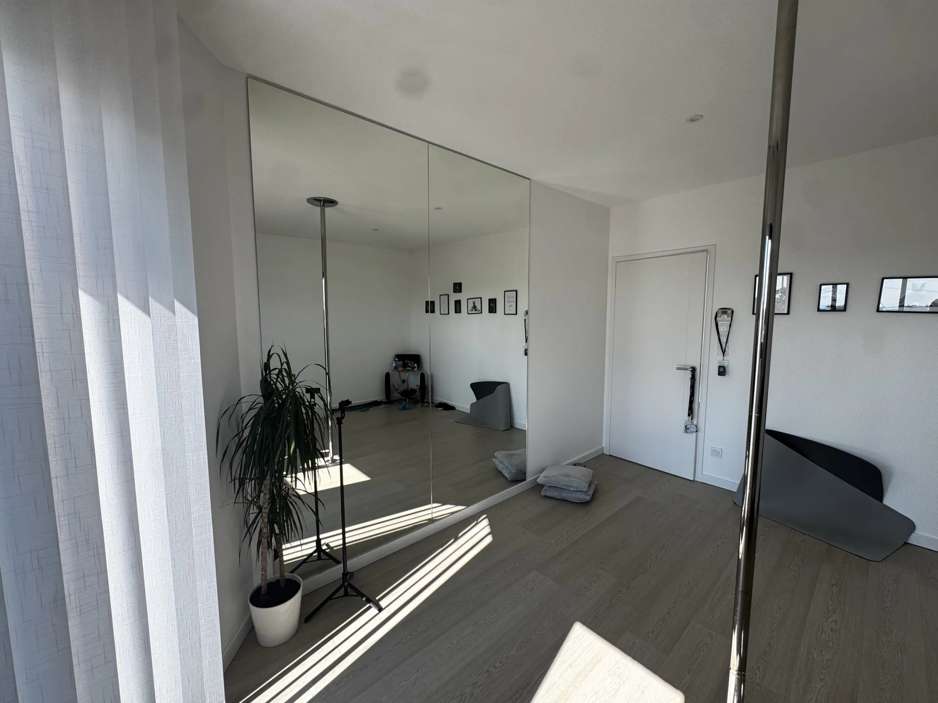 Miroirs chez particulier salle de sport à Saint-priest