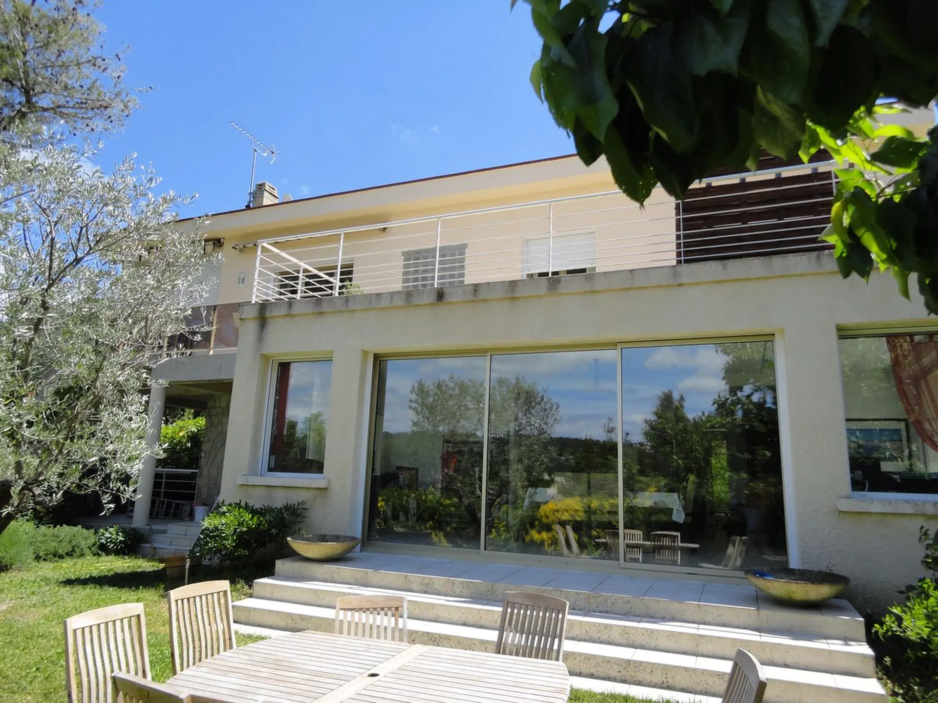 villa carnoux à vendre T4   T3