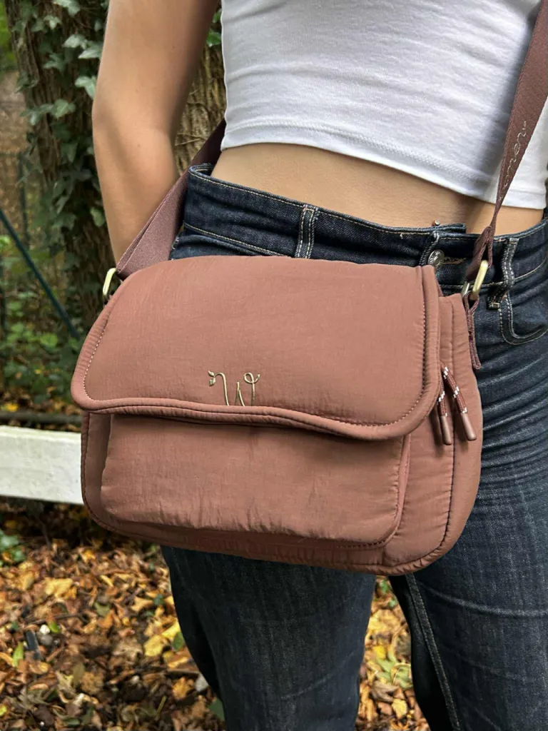 Sac banndouliére Woomen Vegan disponible chez Evasion Eu