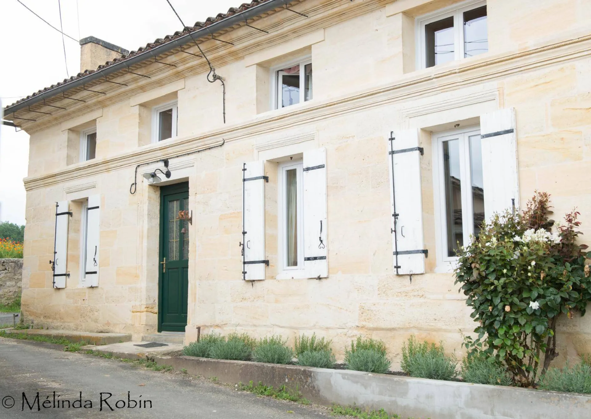 Maison en pierre de 180m² avec jardin et piscine, située au milieu des vignes Montagne (33)  