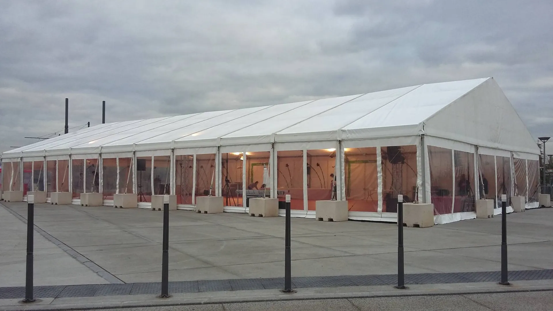 Location Tente Mariage 15x27m – Chapiteau 405 m² pour Grandes Réceptions