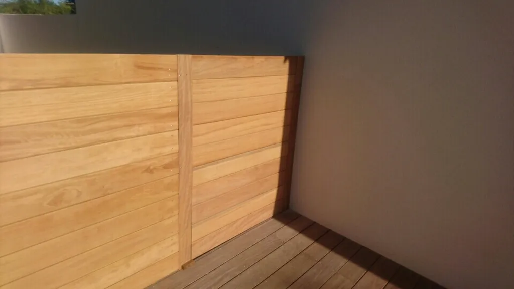 Portillon en bois exotique