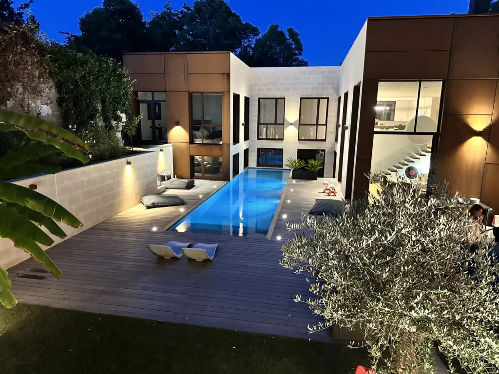 Rénovation d'une piscine sur mesure, maconnée à Bordeaux centre - AREVA PISCINES