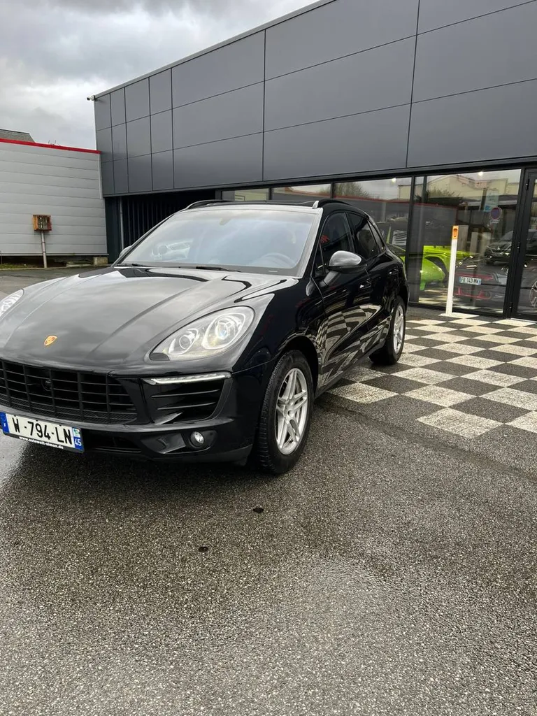 Porsche Macan Noir proche Le Havre 76