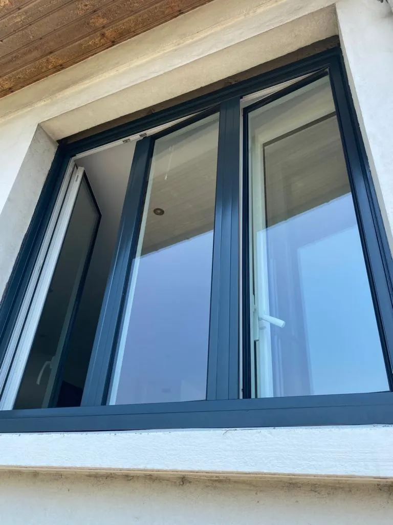 rénovation de fenêtres extérieures avec changement de couleur près de ROUEN