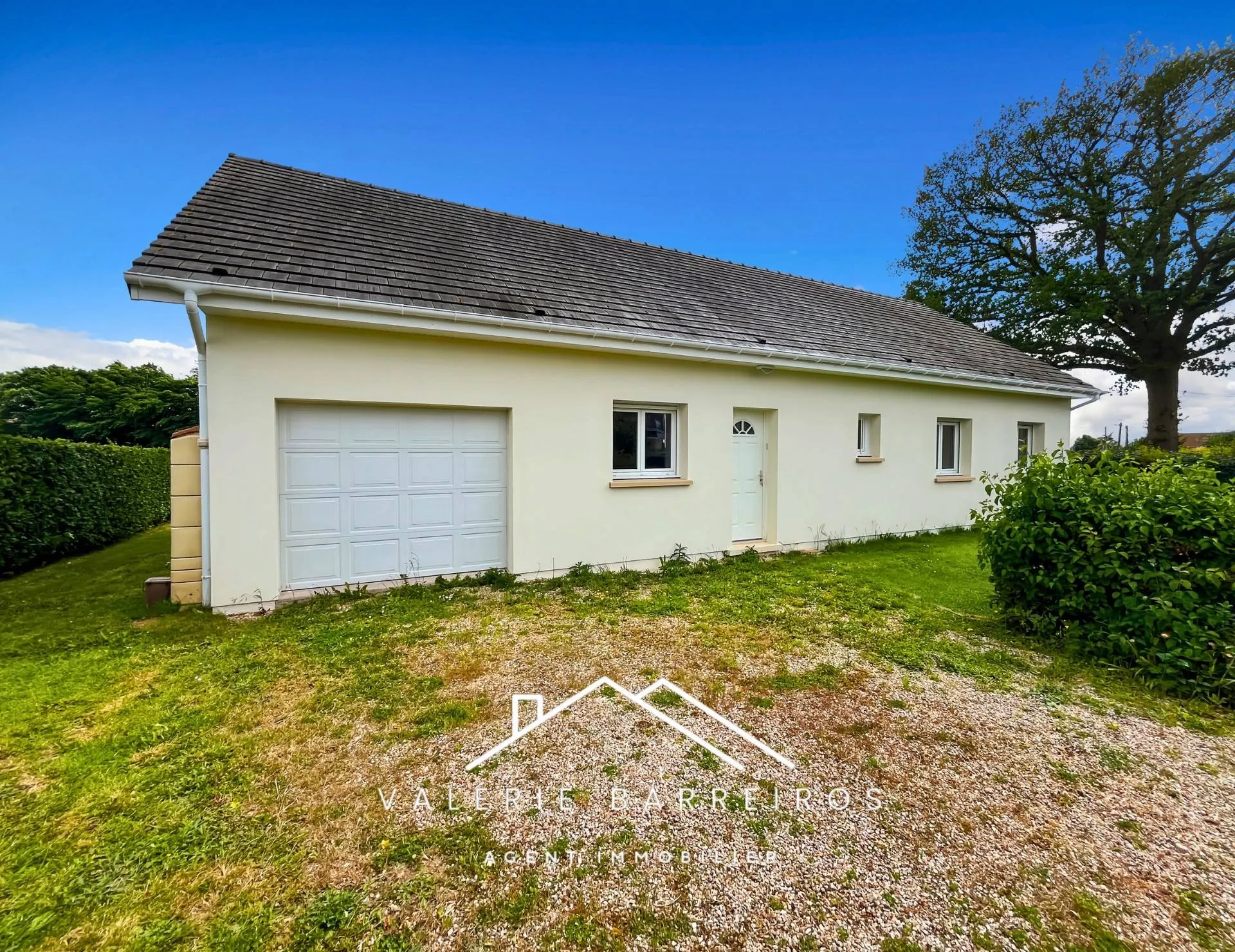 A saisir maison de 100 m² édifiée sur un terrain de 950 m² sur la commune de LA LONDE