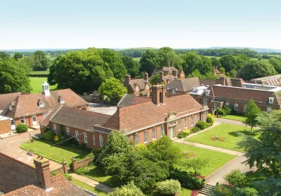 Séjour d'été Summer Camp Anglais & Loisirs dès 10 ans dans la région de Londres !