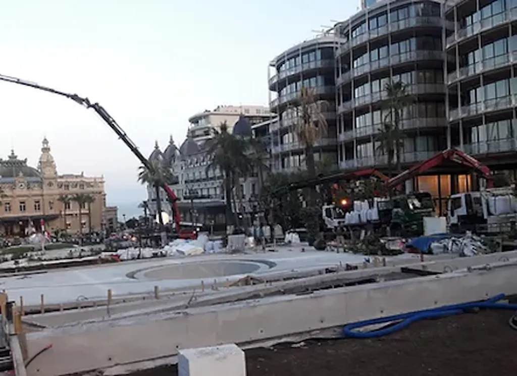 Transplantations sur le jardin des boulingrins, à Monaco