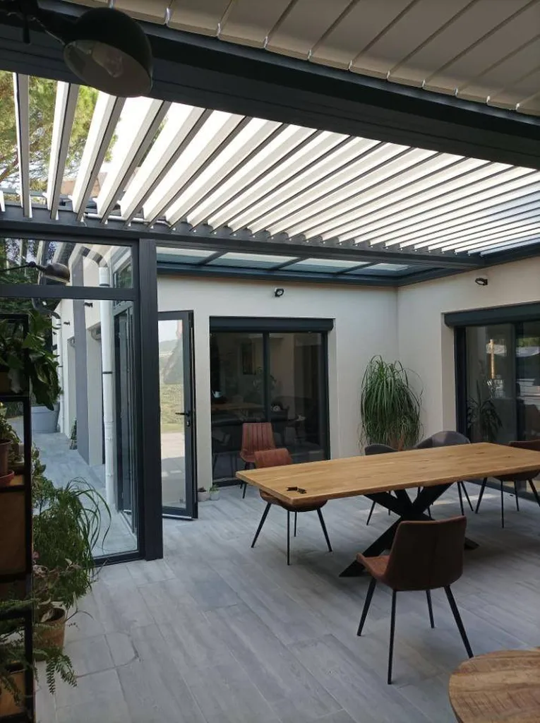 installation d'une pergola bioclimatique à Villefranche dans le beaujolais