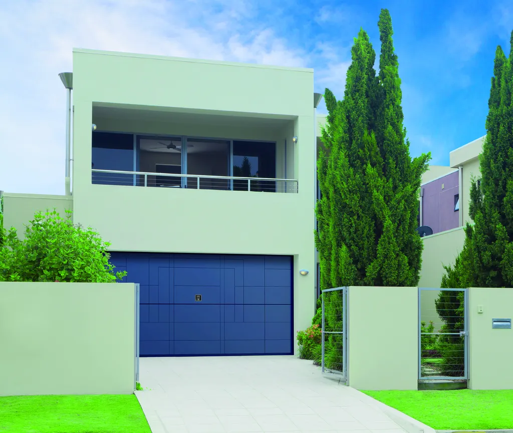 Portes de garage sectionnelles Silvelox Securlap et Securlap_OO en Corse-du-Sud : brevet OVERLAP, sans rails, motorisation invisible, encombrement intérieur divisé par deux