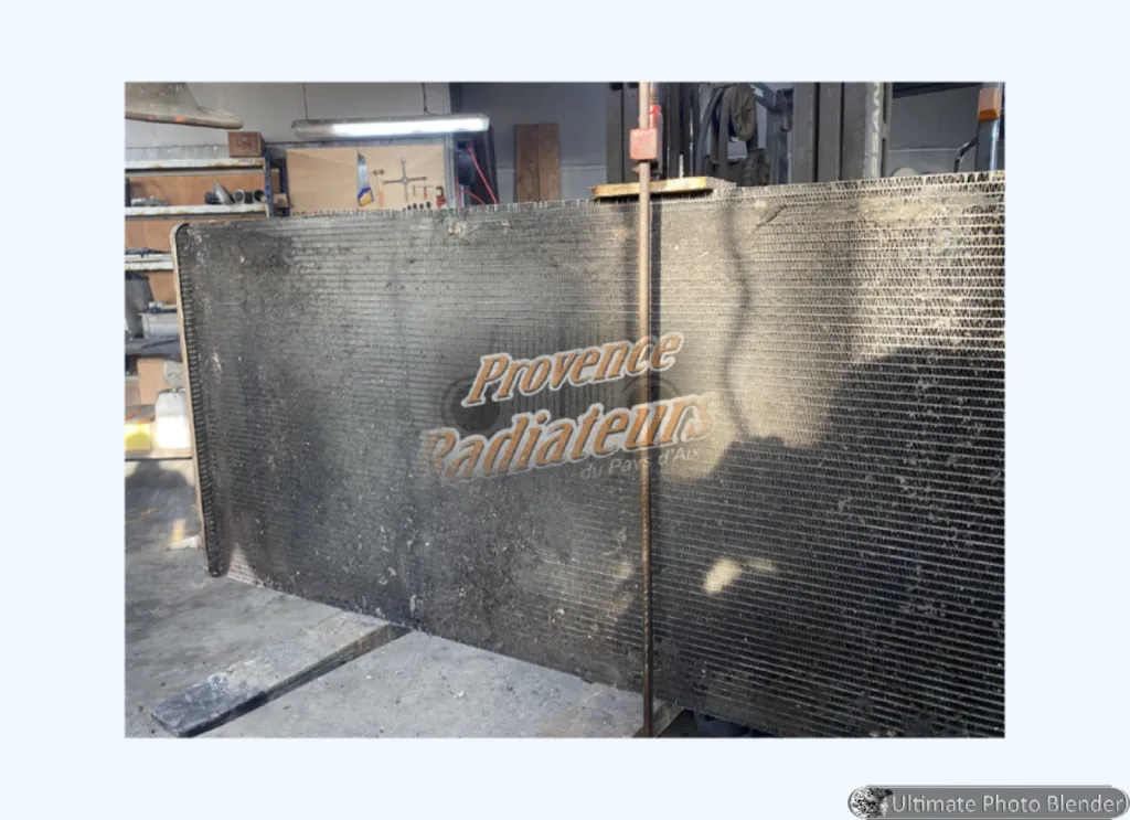 Ancien faisceau  pour une fabrication tout cuivre de radiateur de refroidissement de groupe électrogène en Corse.