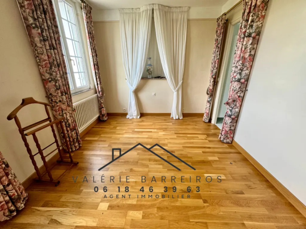 A vendre maison de 147 m² habitables édifiée sur 800 m² de terrain sur la commune de LA LONDE 76500