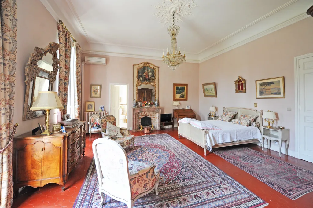 AVIGNON INTRA MUROS, rare demeure bourgeoise XIXème à la vente    