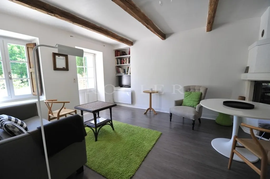 Mazet restauré avec soin, région de Sault    