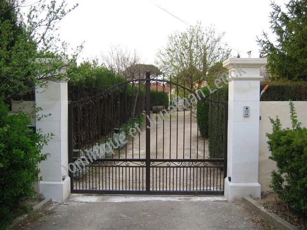 Piliers de portail en pierre