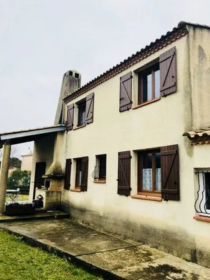 Pose de volets résine en Occitanie à Saint Anastasie