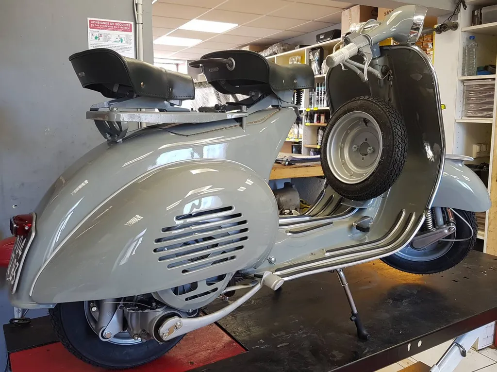 RESTAURATION VESPA GL 150 DE 1956 VAR
